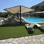 Lalloudes Hotel Mani Bed & Breakfast Exo Nimfion