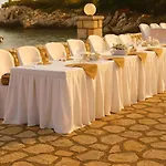 Lalloudes Hotel Mani Bed & Breakfast 4*
