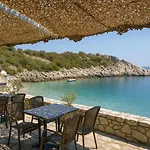 Lalloudes Hotel Mani فندق مبيت وإفطار Exo Nimfion