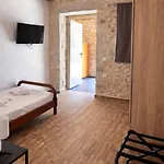فندق مبيت وإفطار Lalloudes Hotel Mani