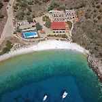 Lalloudes Hotel Mani Bed & Breakfast