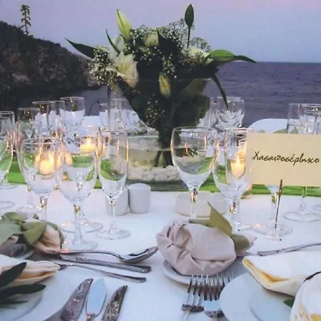 ベッド・アンド・ブレックファスト Lalloudes Seaside Sea And Pool View