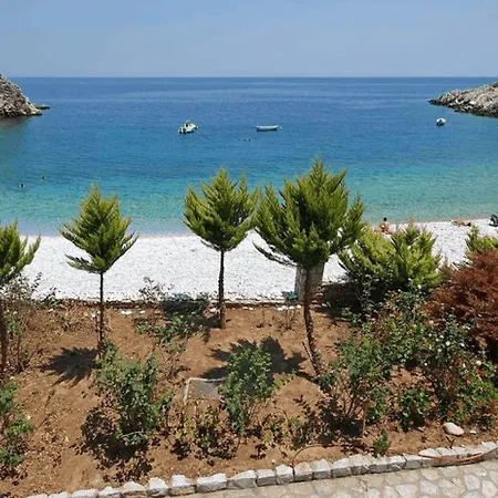 ベッド・アンド・ブレックファスト Lalloudes Seaside Sea And Pool View エクソ・ニンフィオン