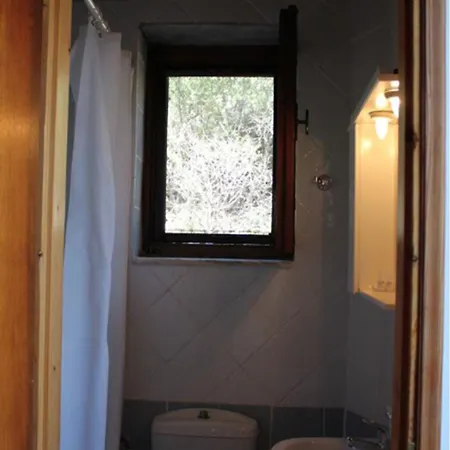 Lalloudes Hotel Mani Bed & Breakfast 4*