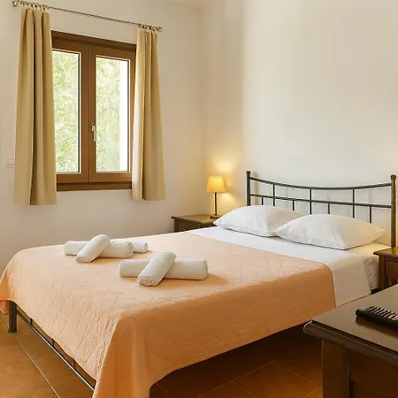 Lalloudes Seaside Sea And Pool View فندق مبيت وإفطار