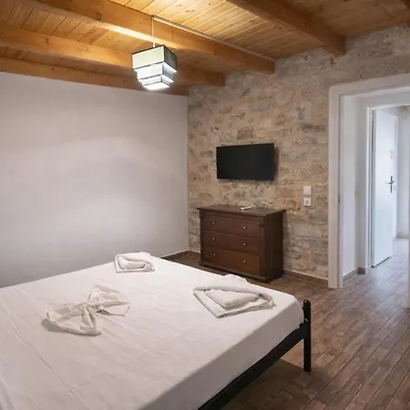 לינה וארוחת בוקר Lalloudes Seaside Sea And Pool View 4*