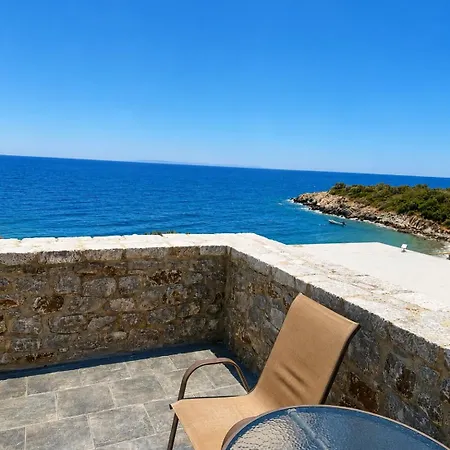 Lalloudes Hotel Mani Bed & Breakfast