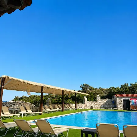 Bed & Breakfast Lalloudes Hotel Mani 3*