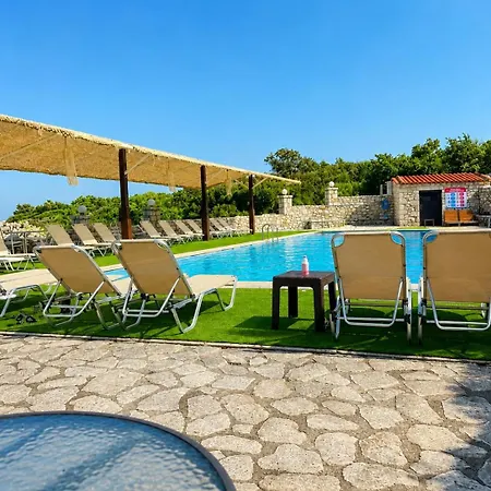 Lalloudes Hotel Mani 3*