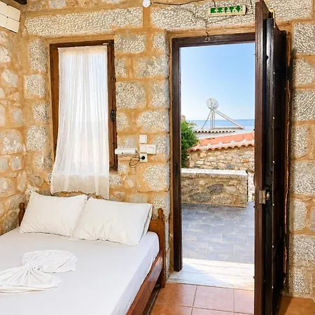 Lalloudes Hotel Mani 3*