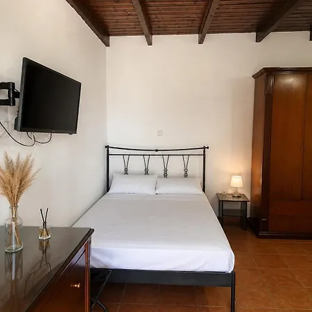 Bed & Breakfast Lalloudes Hotel Mani Exo Nimfion