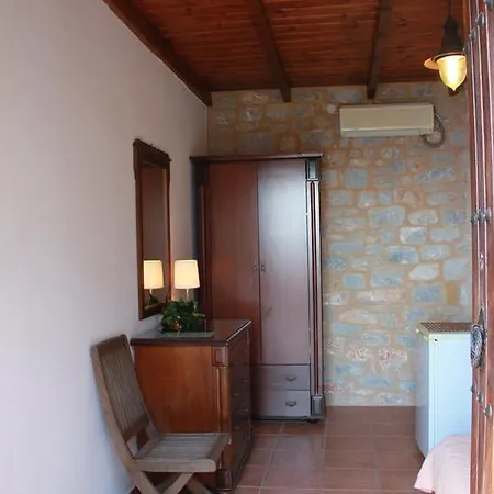 Lalloudes Seaside Sea And Pool View ベッド・アンド・ブレックファスト エクソ・ニンフィオン