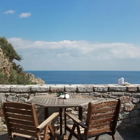 ベッド・アンド・ブレックファスト Lalloudes Seaside Sea And Pool View