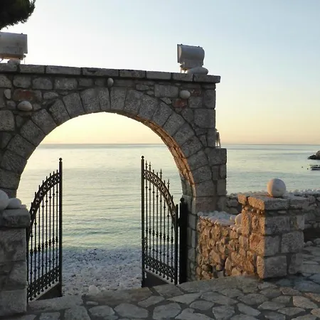 Panzió Lalloudes Seaside Éxo Nímfio