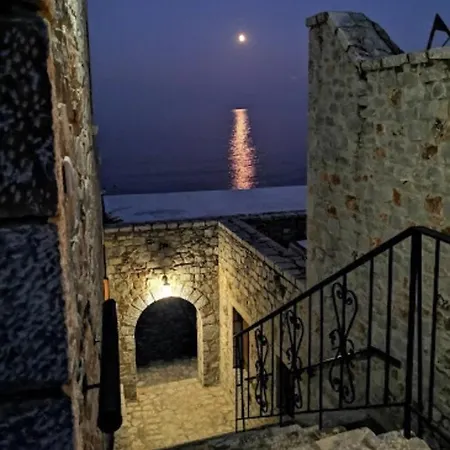 Lalloudes Seaside Panzió