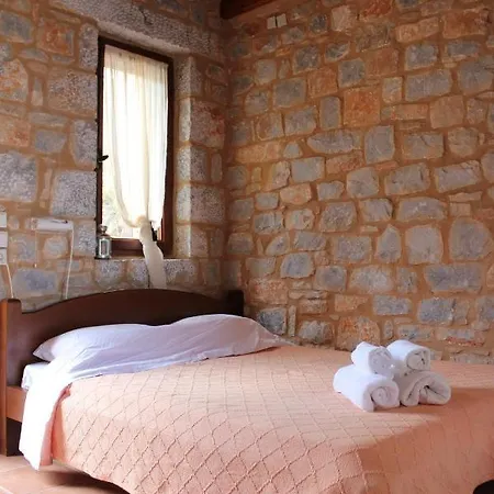 Bed & Breakfast Lalloudes 3*