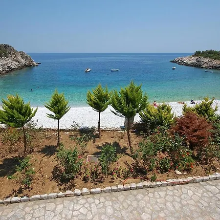 Bed & Breakfast Lalloudes 3*