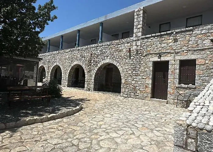 לינה וארוחת בוקר Lalloudes Seaside Sea And Pool View 4*