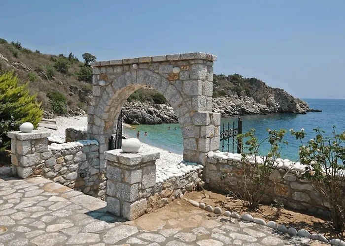 Lalloudes Seaside Suites Sea&Pool View