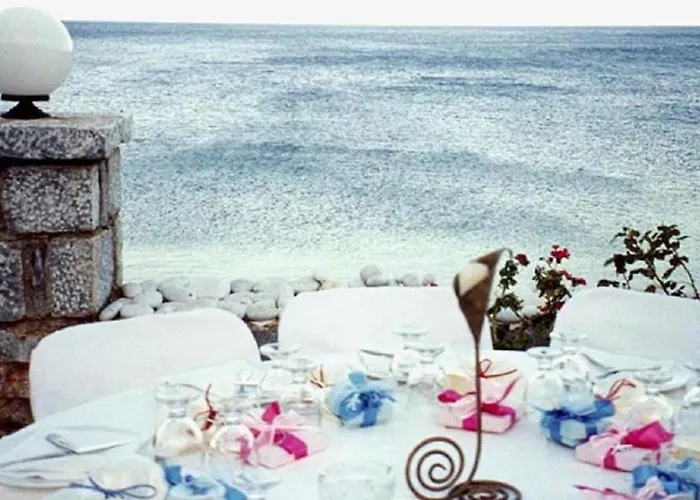 Lalloudes Seaside Suites Sea&Pool View Bed and breakfast