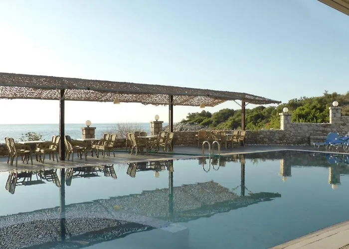 Alojamento de Acomodação e Pequeno-almoço Lalloudes Seaside Sea And Pool View 4*