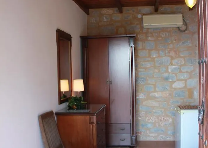 فندق مبيت وإفطار Lalloudes Seaside Sea And Pool View 4*