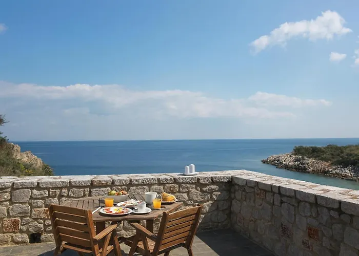 Lalloudes Seaside Suites Sea&Pool View 4* Exo Nimfion