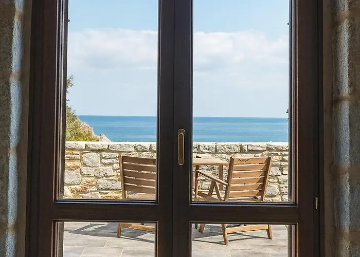 Lalloudes Seaside Sea And Pool View לינה וארוחת בוקר Exo Nimfion