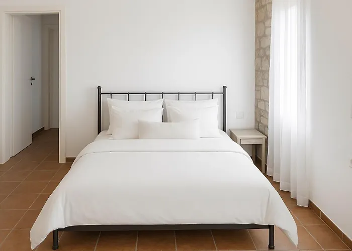 Lalloudes Seaside Suites Sea&Pool View 4* Exo Nimfion