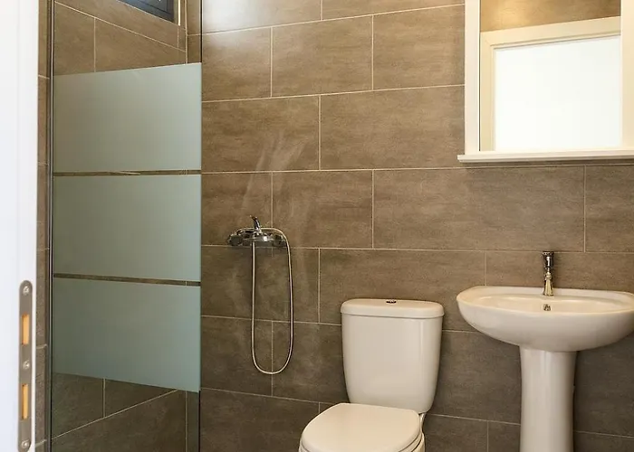 Bed and breakfast Lalloudes Seaside Suites Sea&Pool View Exo Nimfion
