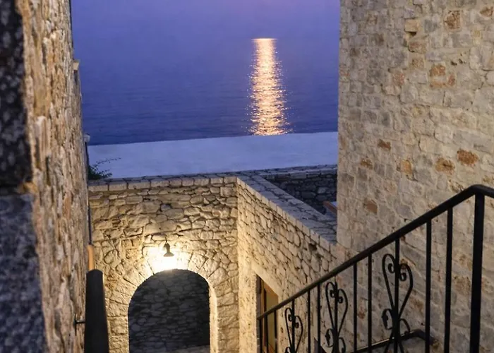 Lalloudes Seaside Suites Sea&Pool View 4*