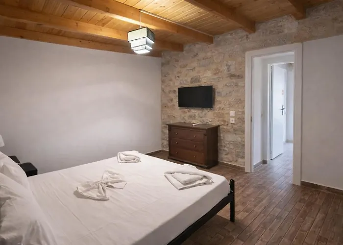 فندق مبيت وإفطار Lalloudes Seaside Sea And Pool View 4*